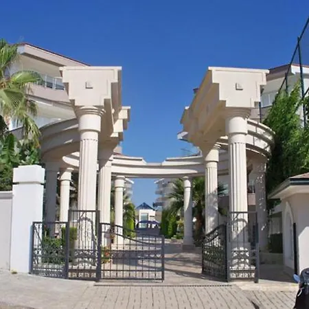 Spacious 2 Bed 2 Bath In One Of Sides Popular Communities Apartment