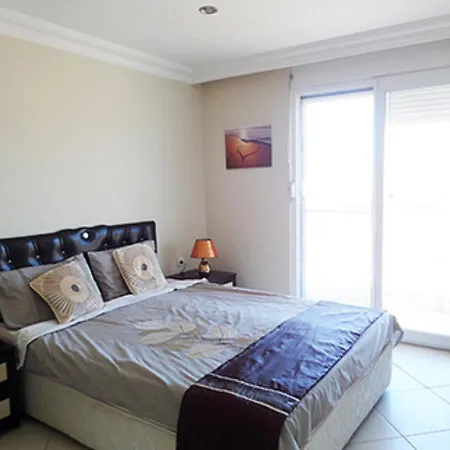 Spacious 2 Bed 2 Bath In One Of Sides Popular Communities 아파트